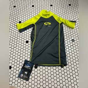 NWT sola kids wetsuit top size large
